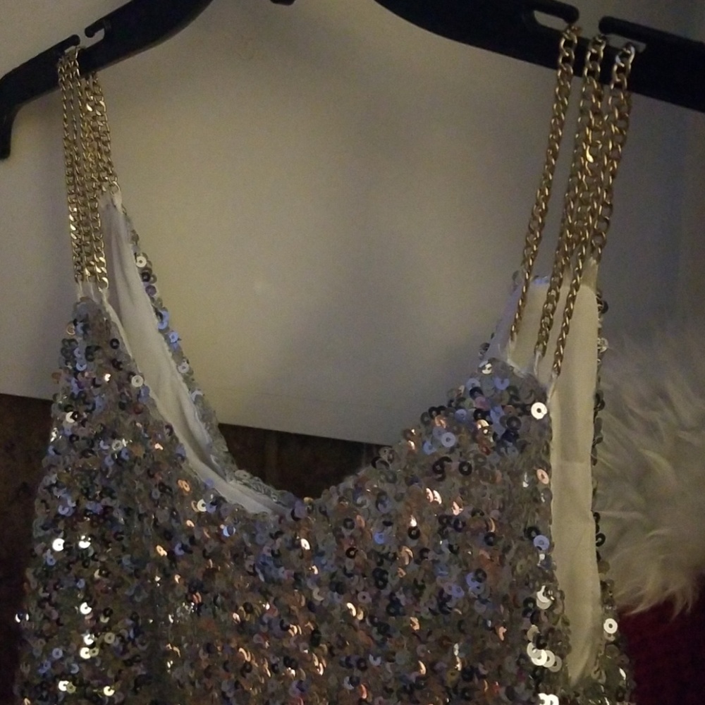 🎁Silver Sequin Top🎁 - Picture 3 of 8